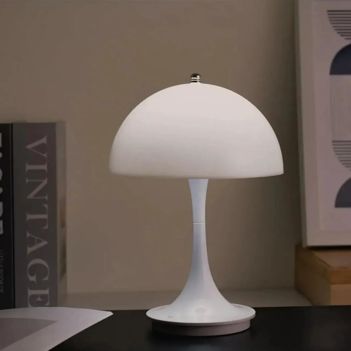 Bauhaus Mushroom Lampe – Wiederaufladbar, Elegant & Touch-Steuerung