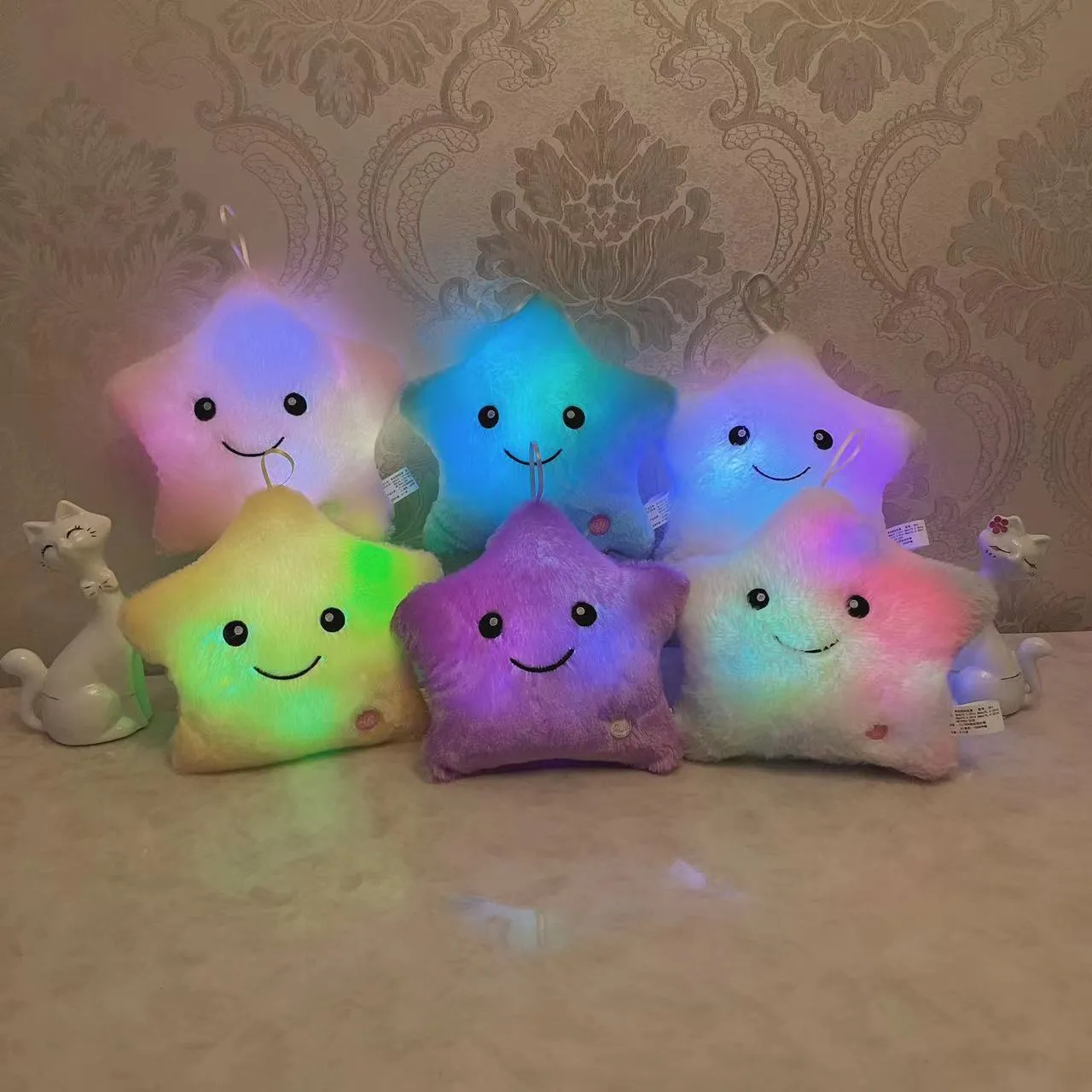 50% RABATT | Starlight™ - Leuchtend buntes Kissen