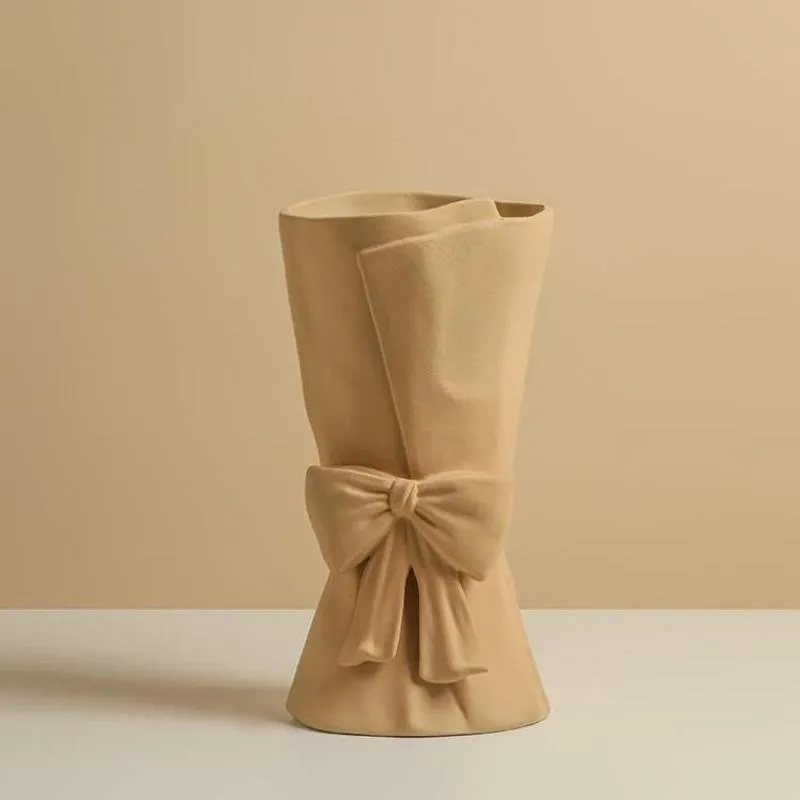 Knot & Bloom - Keramische Schleife Vase