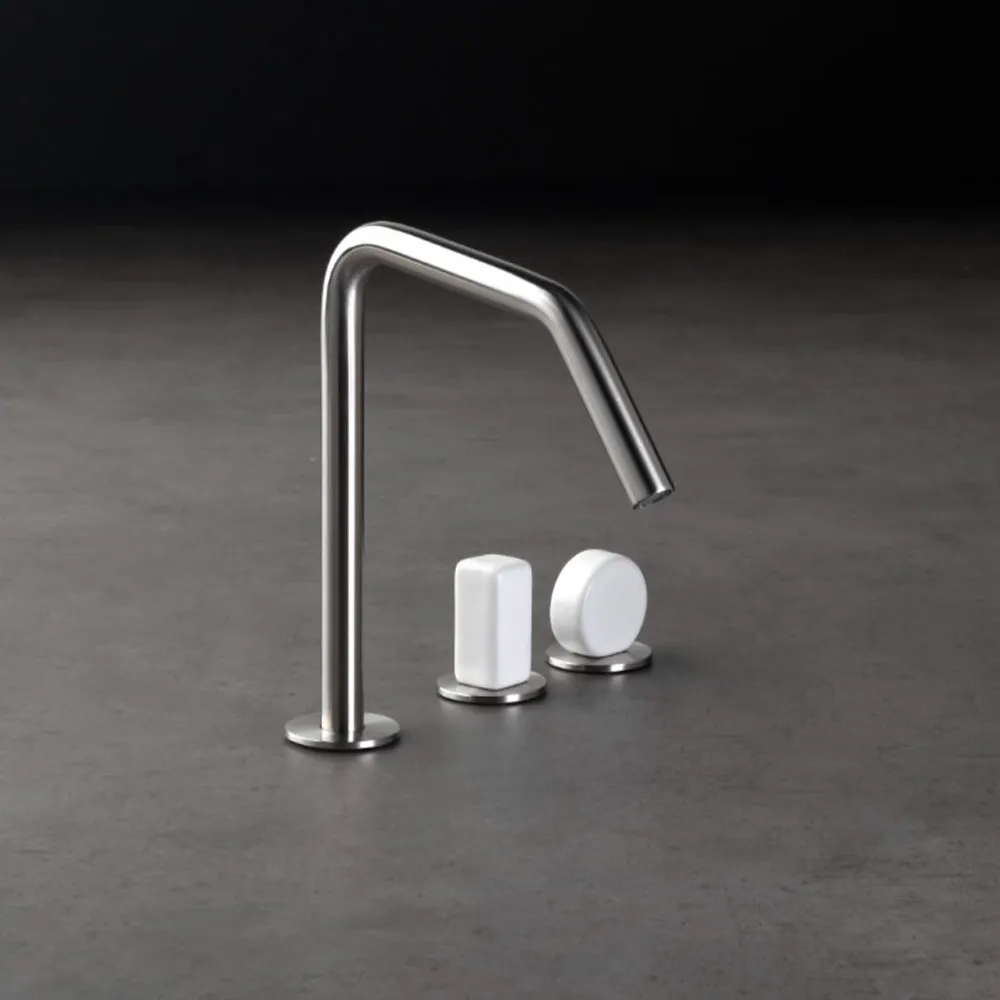 3-Loch-Waschtischbatterie mit quadratischem Auslauf IO Linki