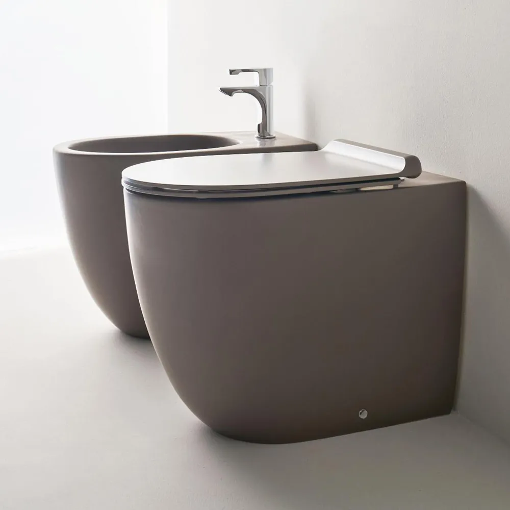 Bodenstehendes spülrandloses WC Vignoni Simas