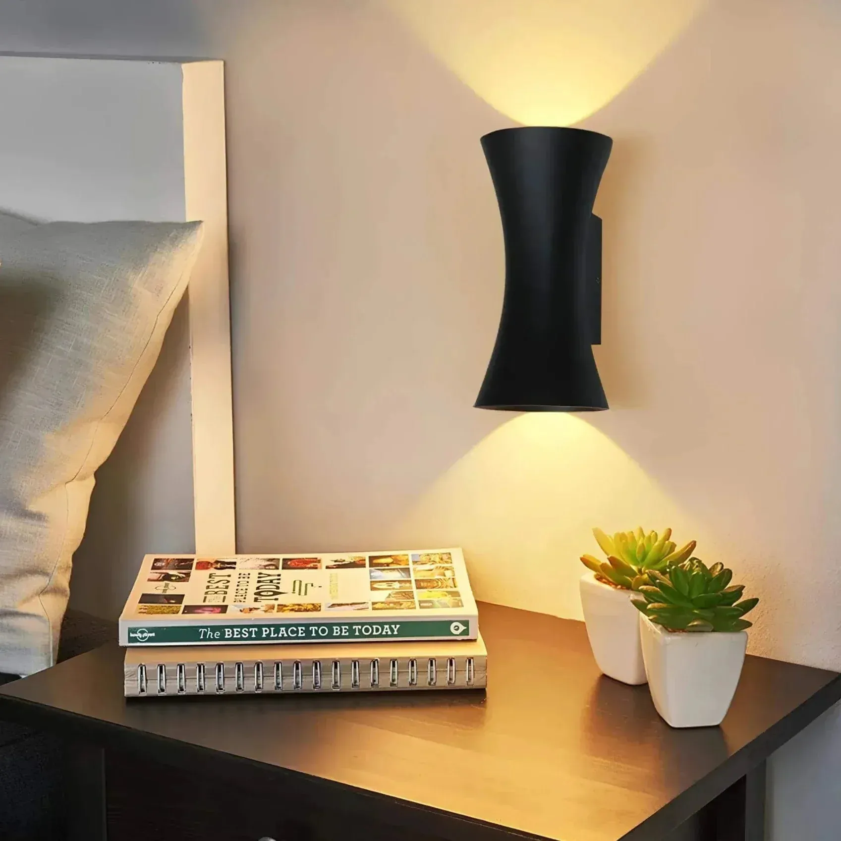 Außenwandleuchte - Elegantes Allwetterdesign für den Einsatz zu Hause und im Büro