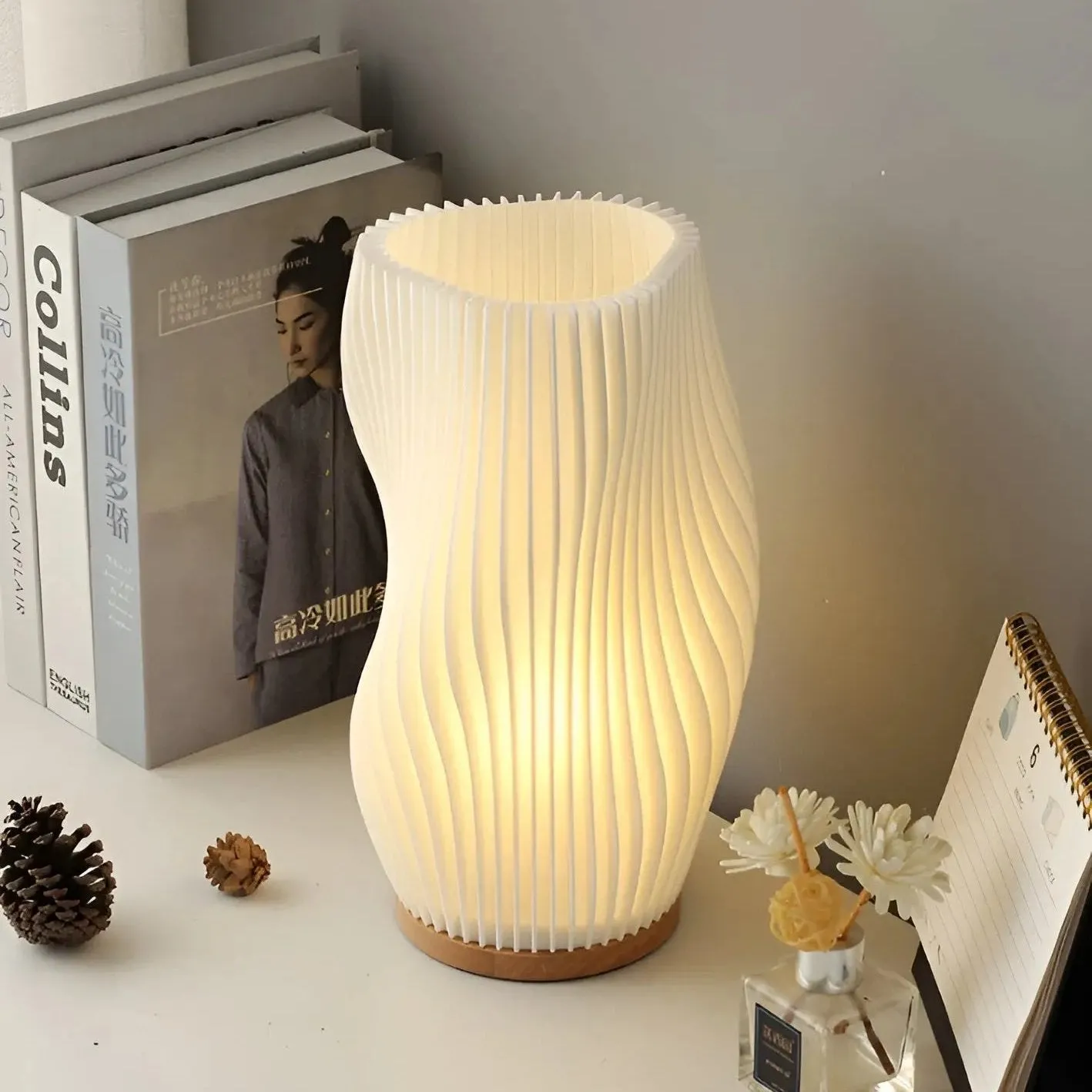 Velouté - Luxuriöse französische Tischlampe